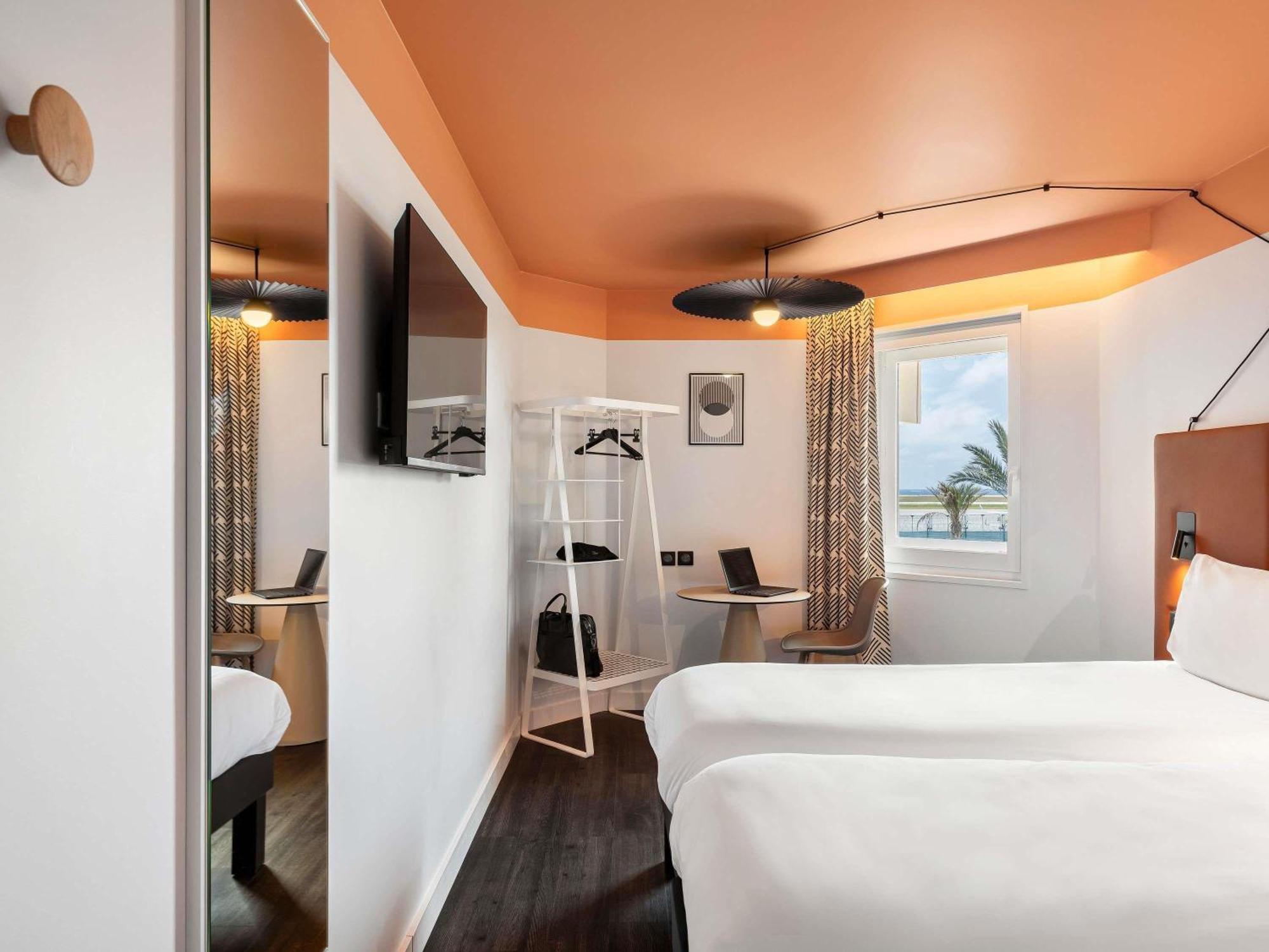 Hotel Ibis Aeroport Promenade Des