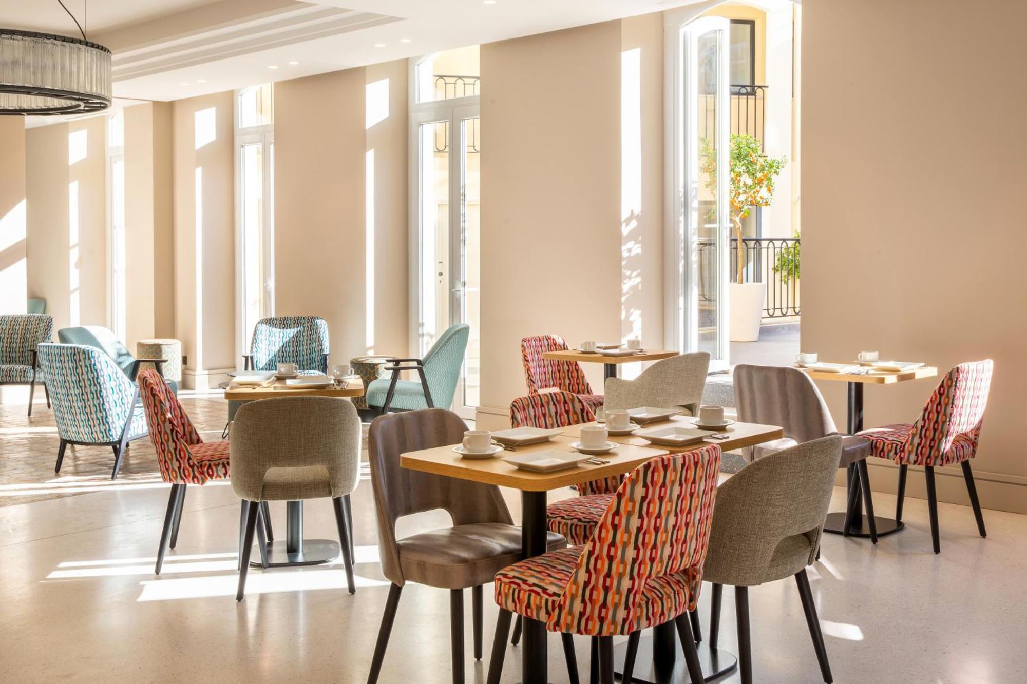 Hotel Apollinaire