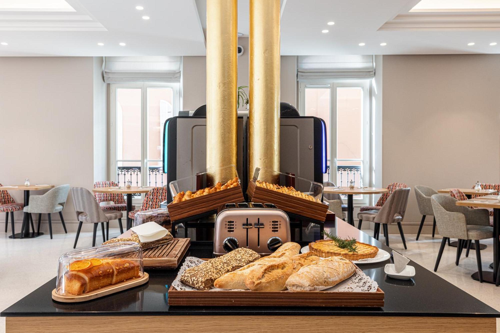 Hotel Apollinaire