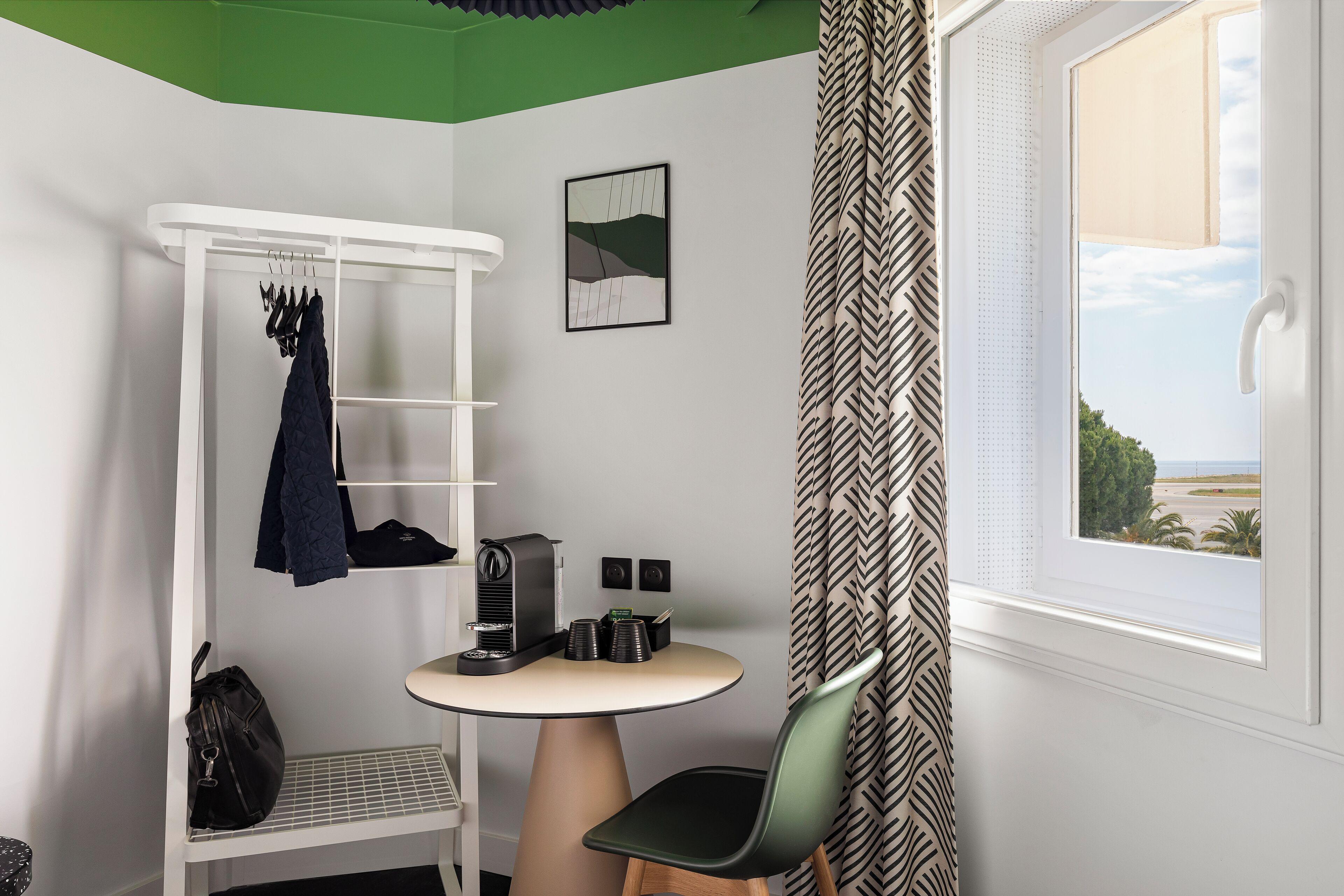 Hotel Ibis Aeroport Promenade Des Nice