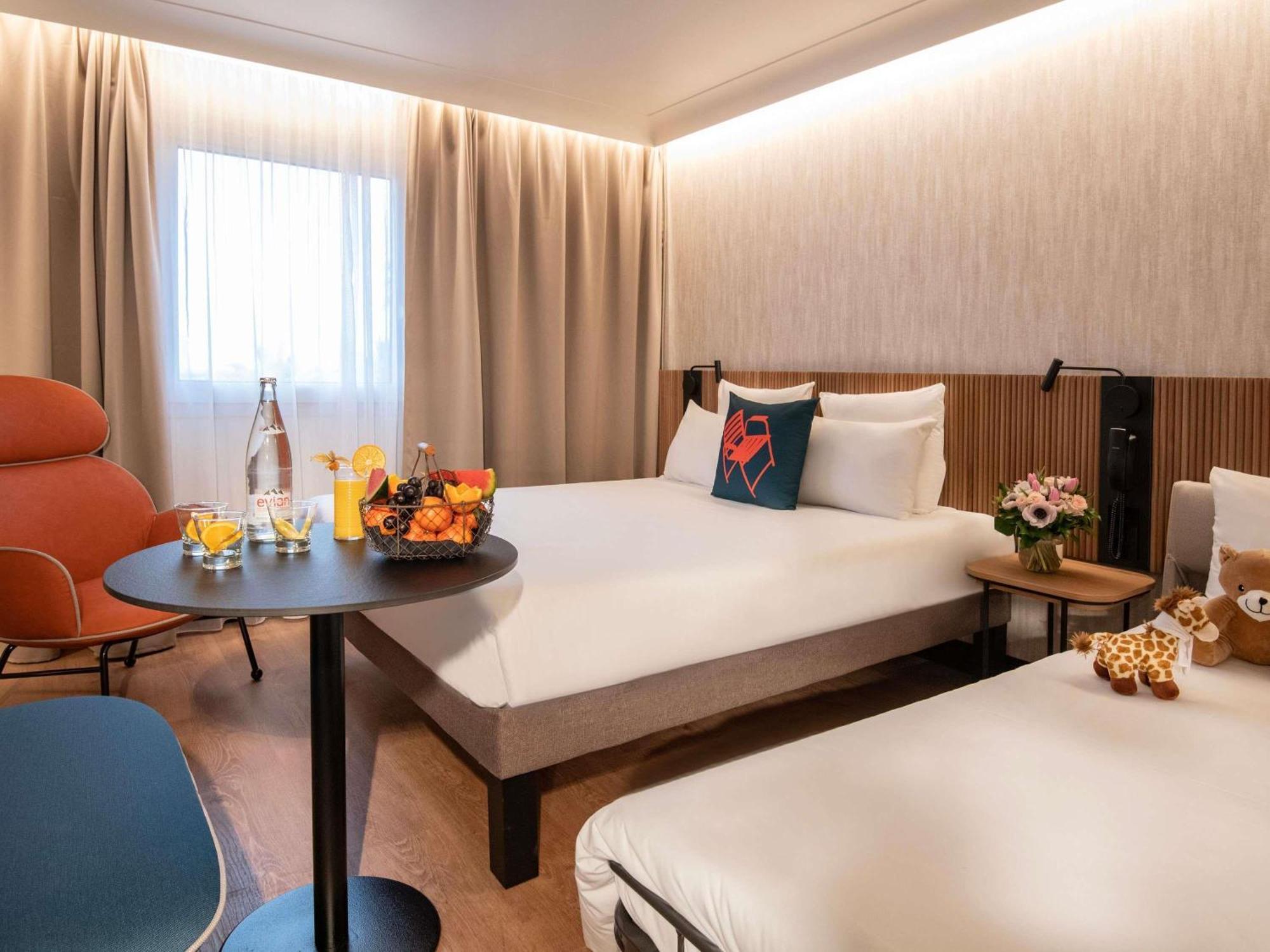 Novotel Arenas Aeroport Hotel 4*