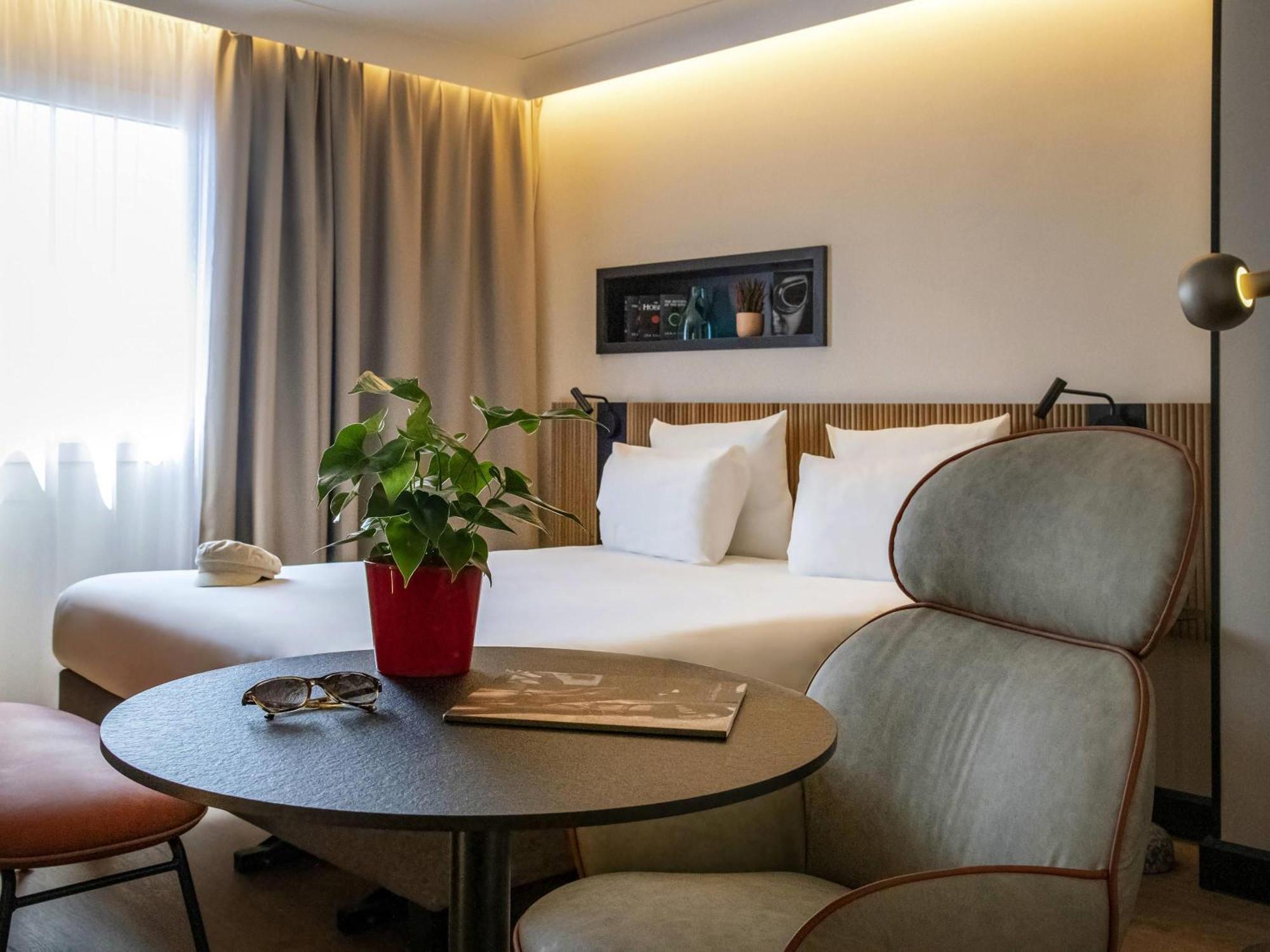 Hotel Novotel Arenas Aeroport 4*