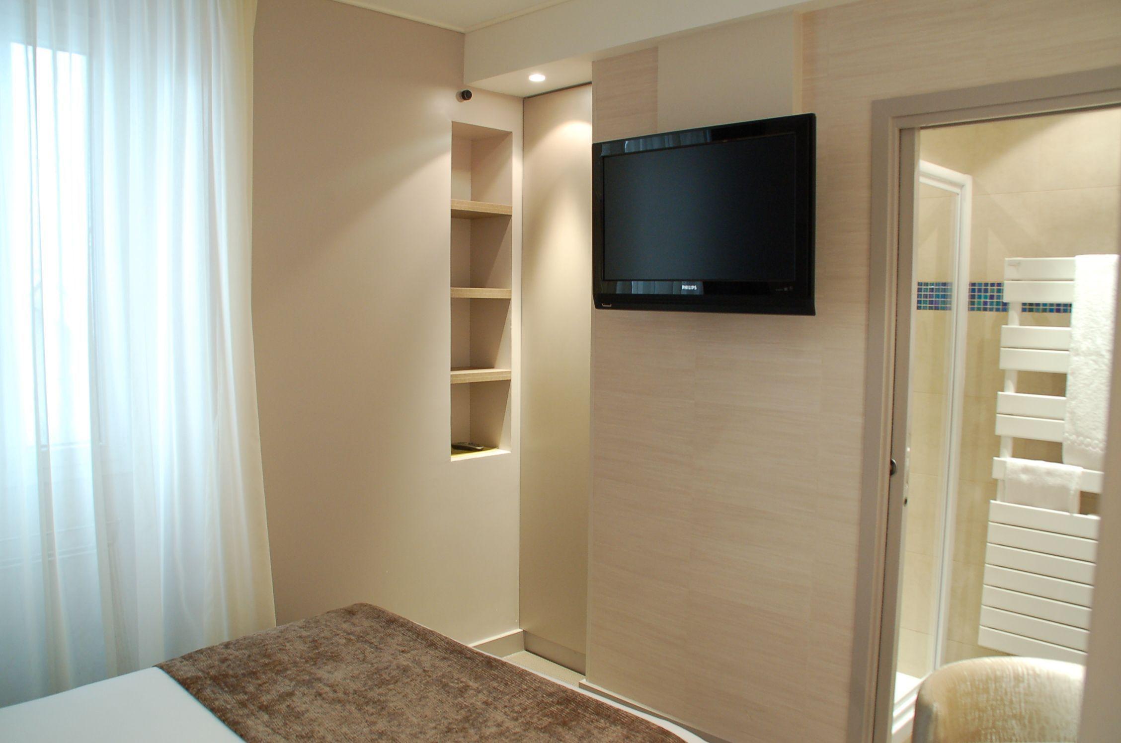 Hotel De La Fontaine 3*