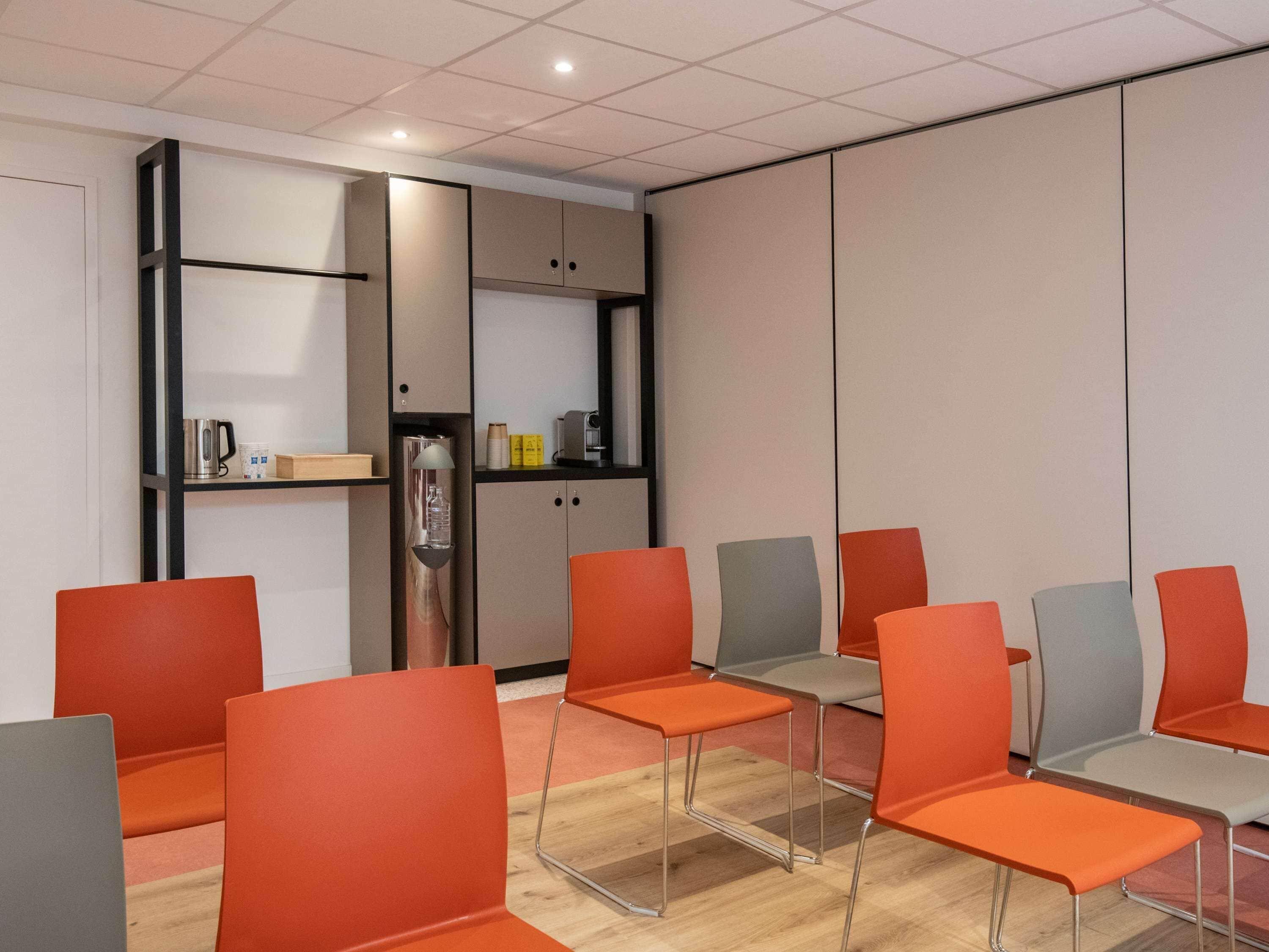 Ibis Budget Californie Lenval Hotel