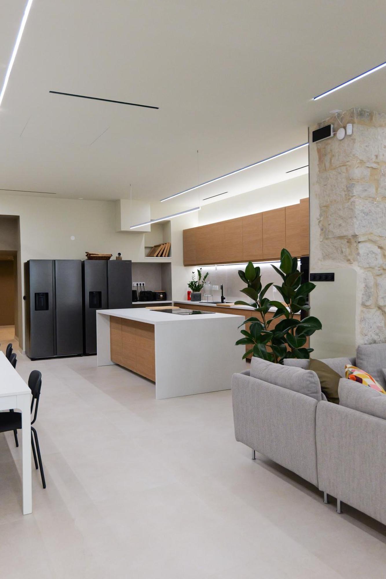 Apartment Extra Spacious Modern Hub Center