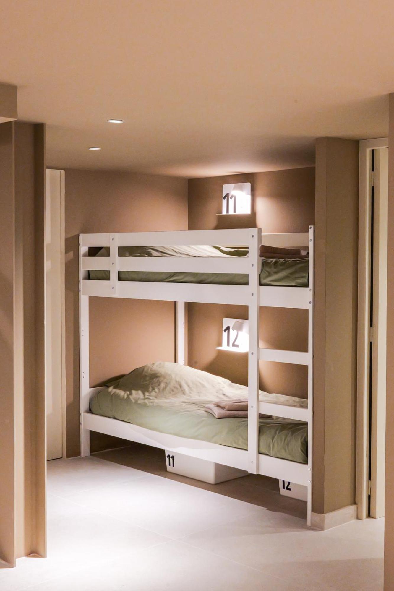 Extra Spacious Modern Hub Center