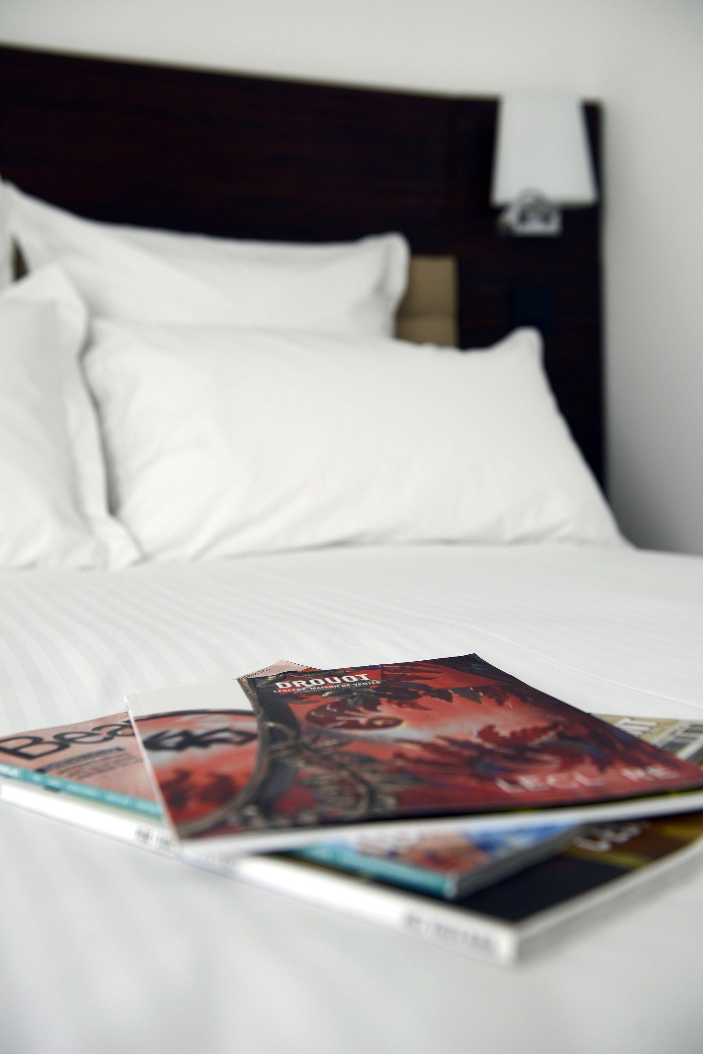 Hotel & Monsigny