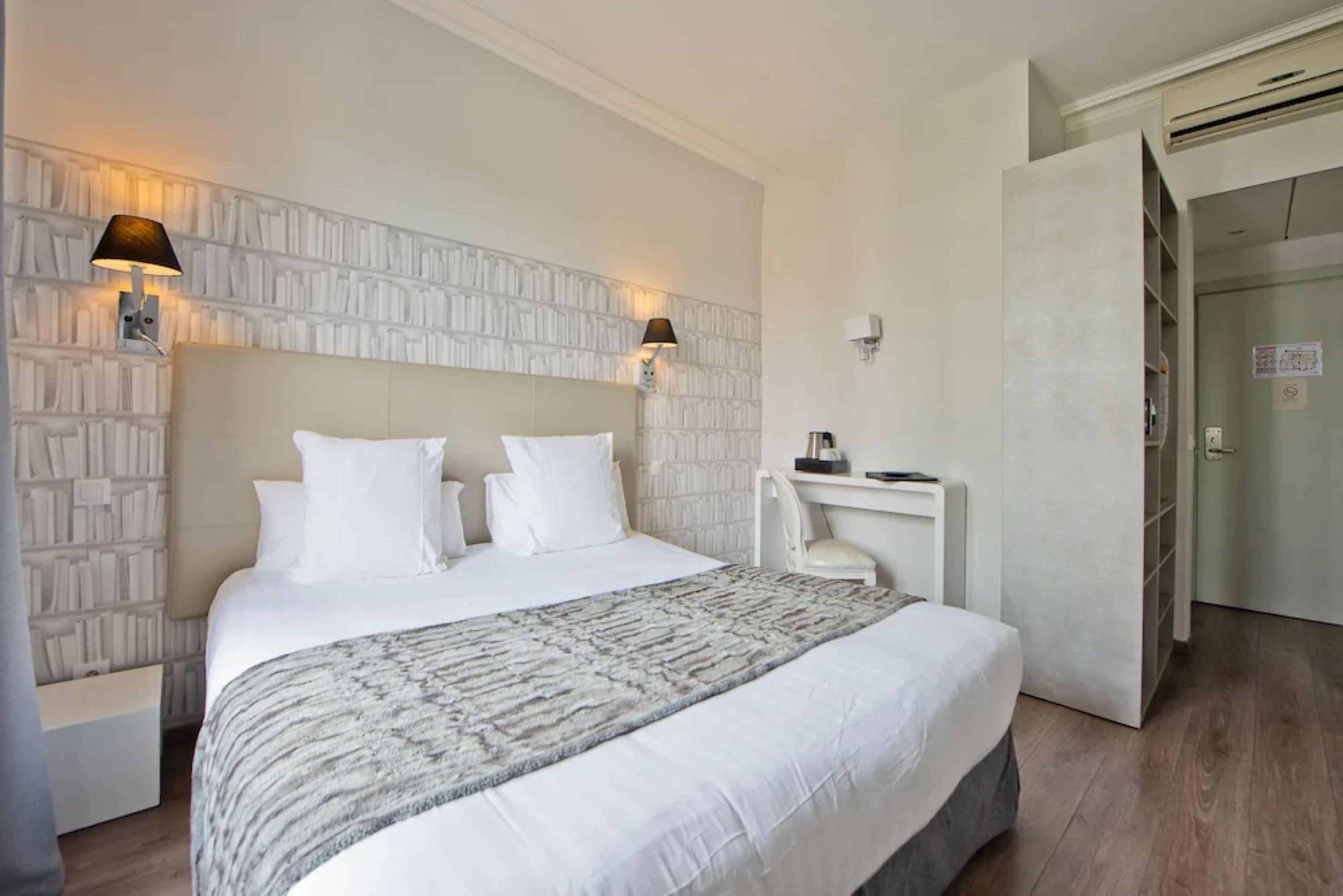 Hotel La Victor Hugo 3*