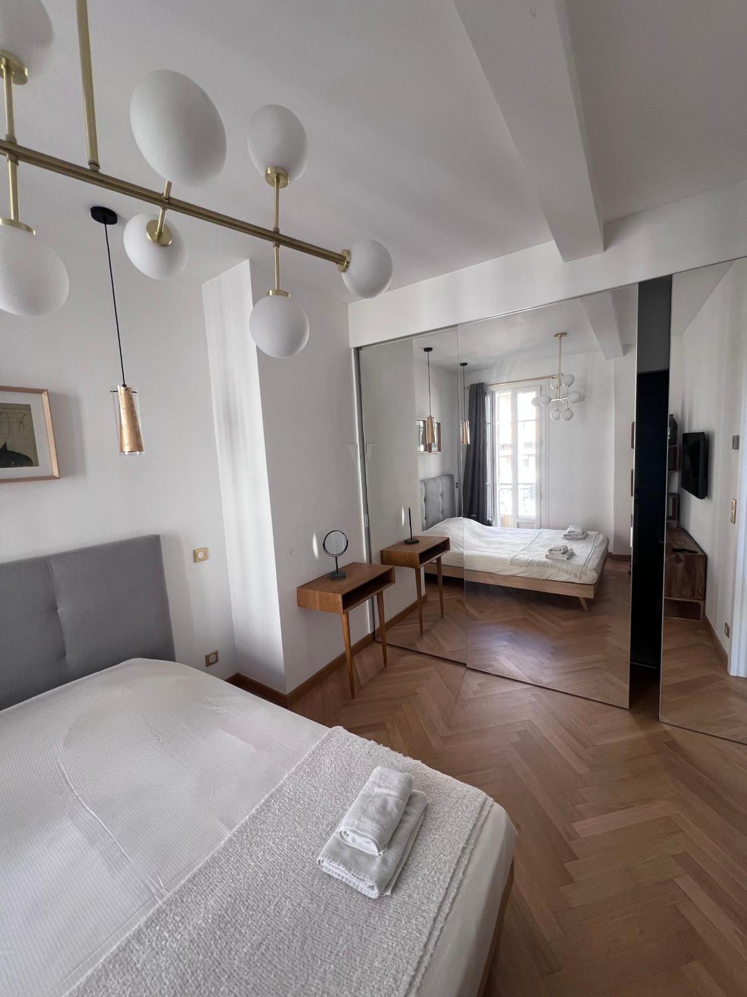 Prestige Sur La Promenade Des Nice