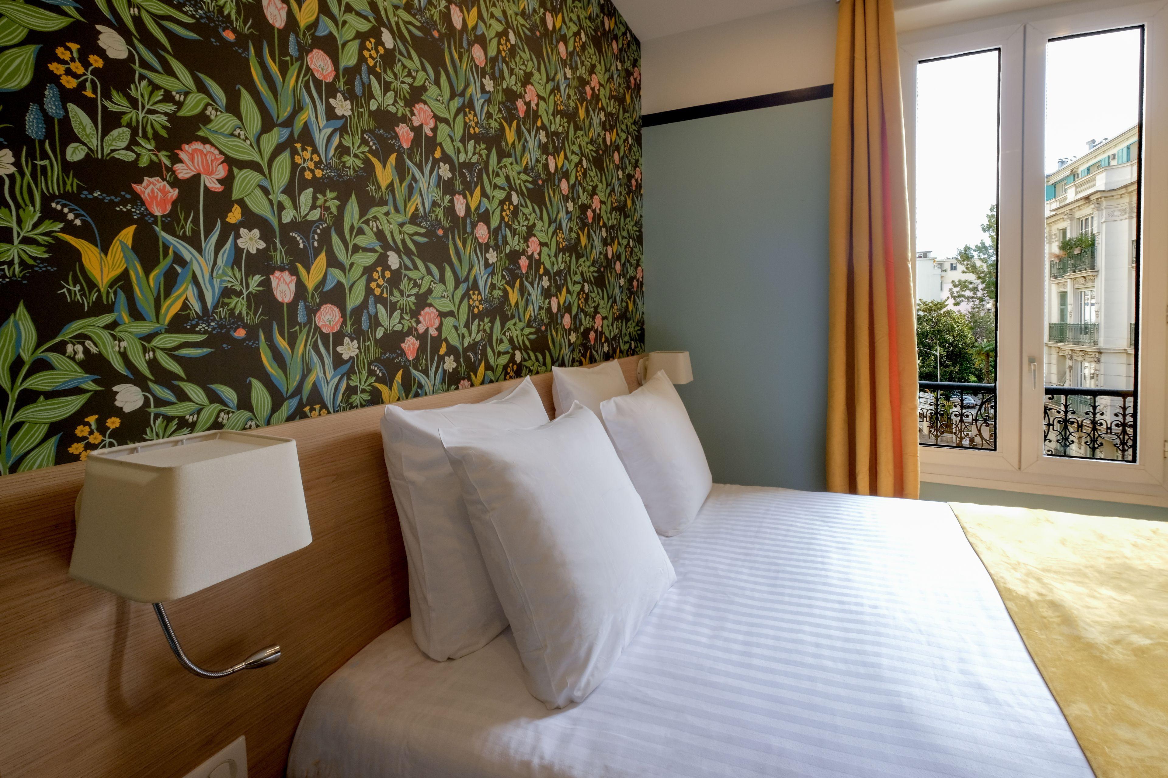 De France, Un Ammi 3*