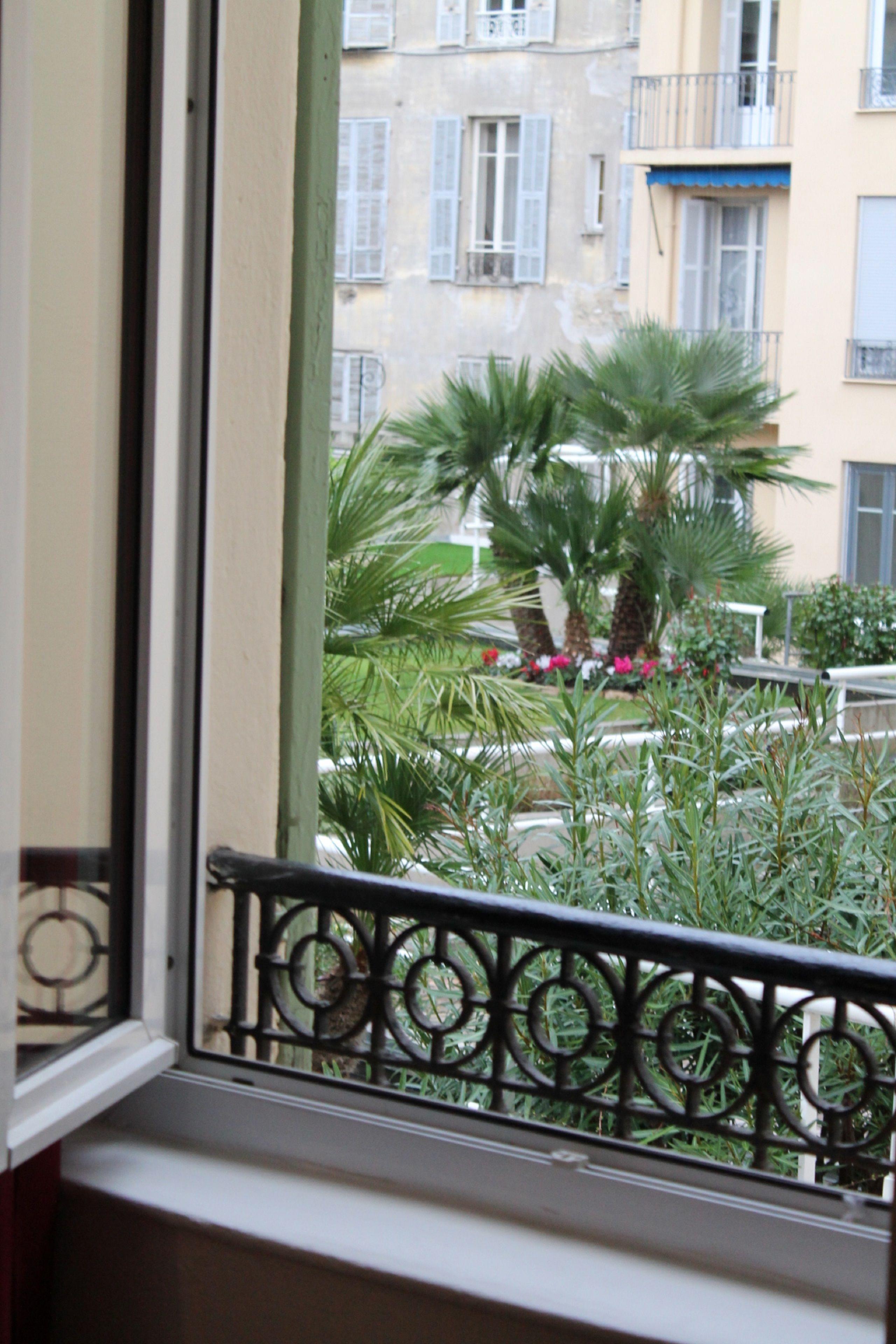 De France, Un Ammi Hotel Nice