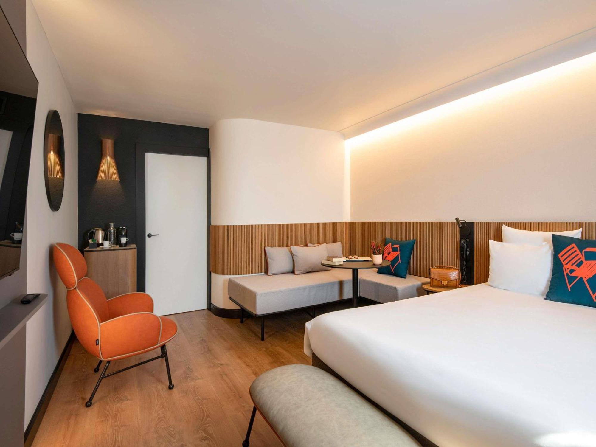 Novotel Arenas Aeroport Hotel