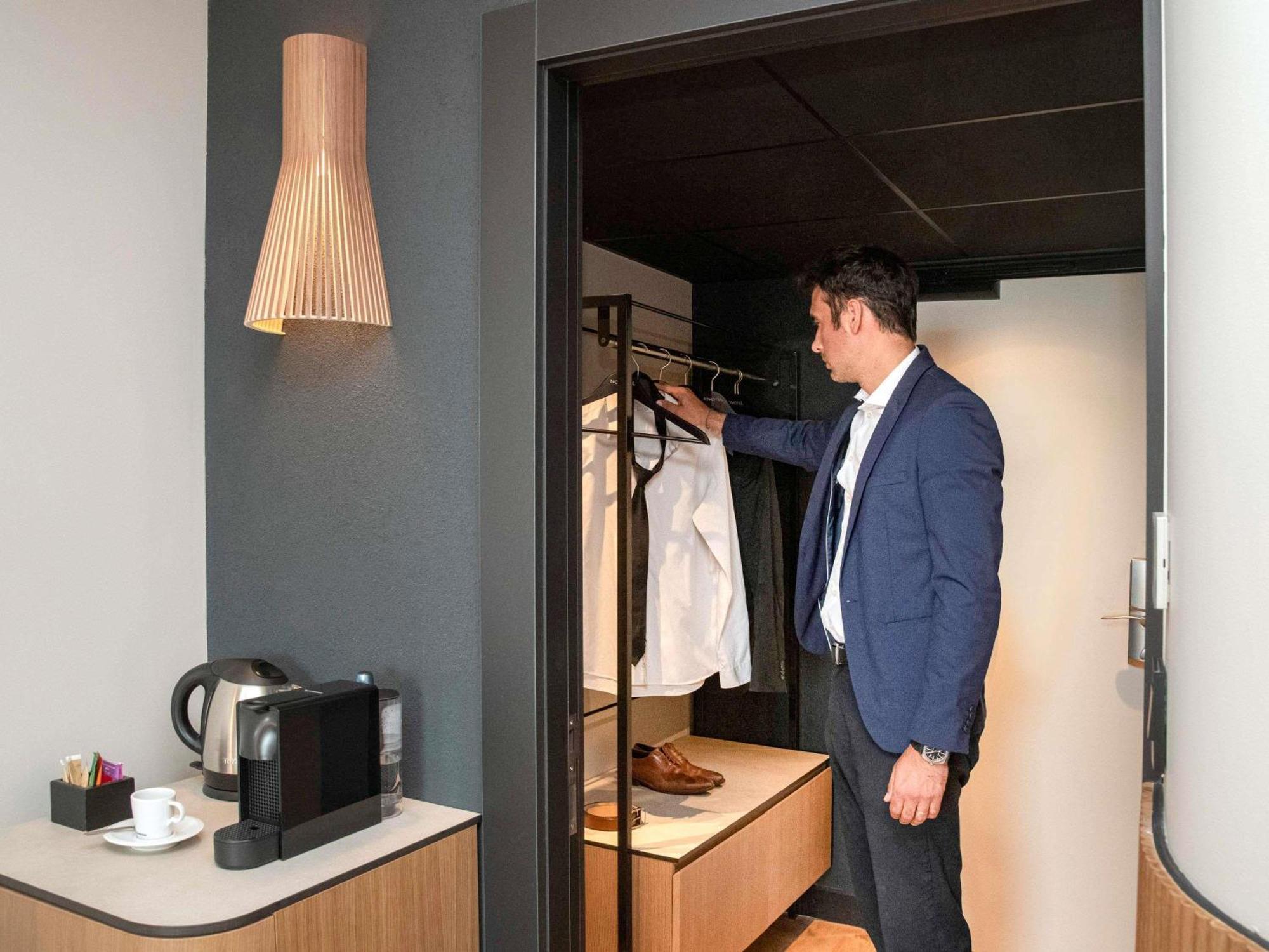 Novotel Arenas Aeroport 4*