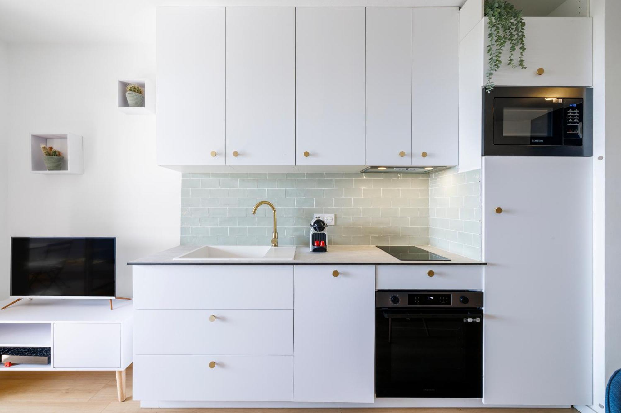 Renting - Carnot - Escape To French Riviera Terrace With Sea View