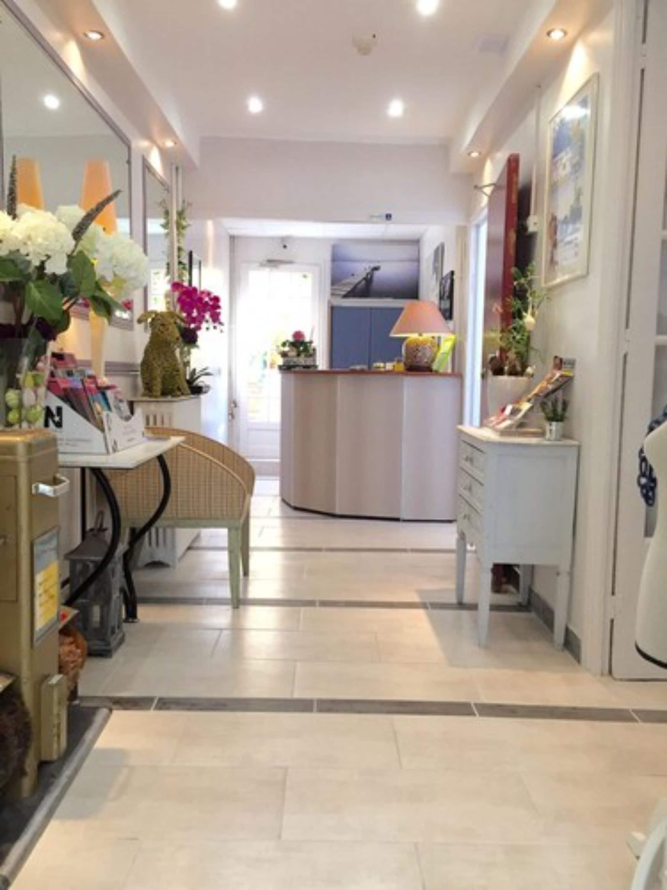 Des Dames Hotel *
