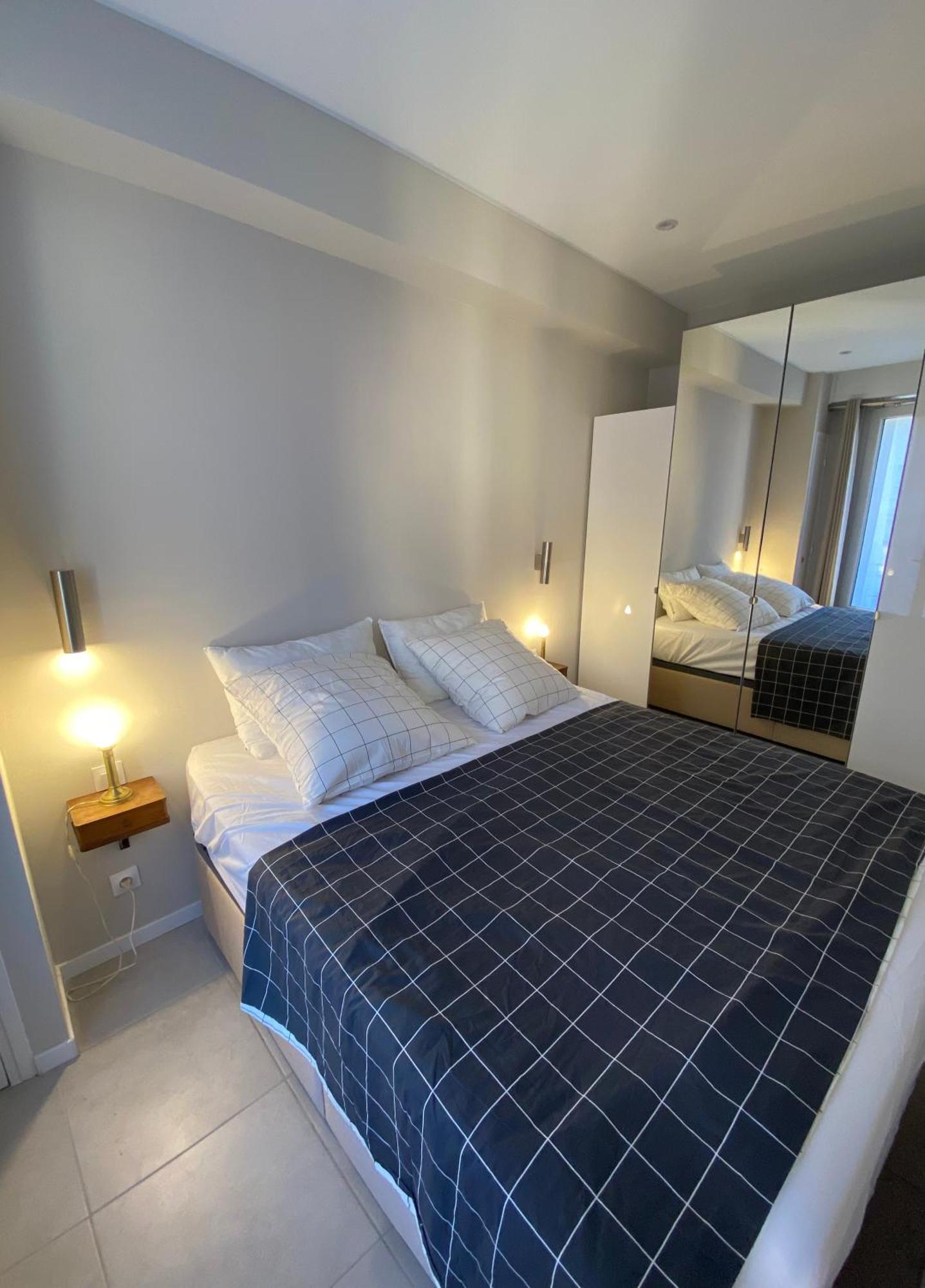 The Entire 2 Rooms, Balcony, Sea View * Nice