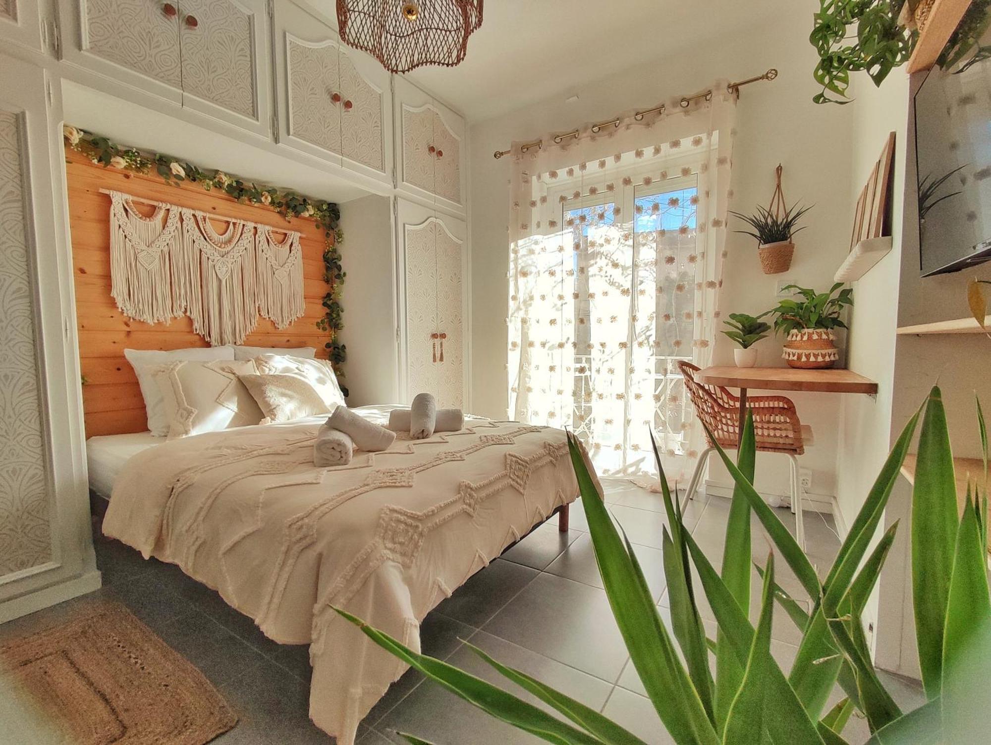 Jungle Boheme - A 3 Min De La Promenade Des A Pieds