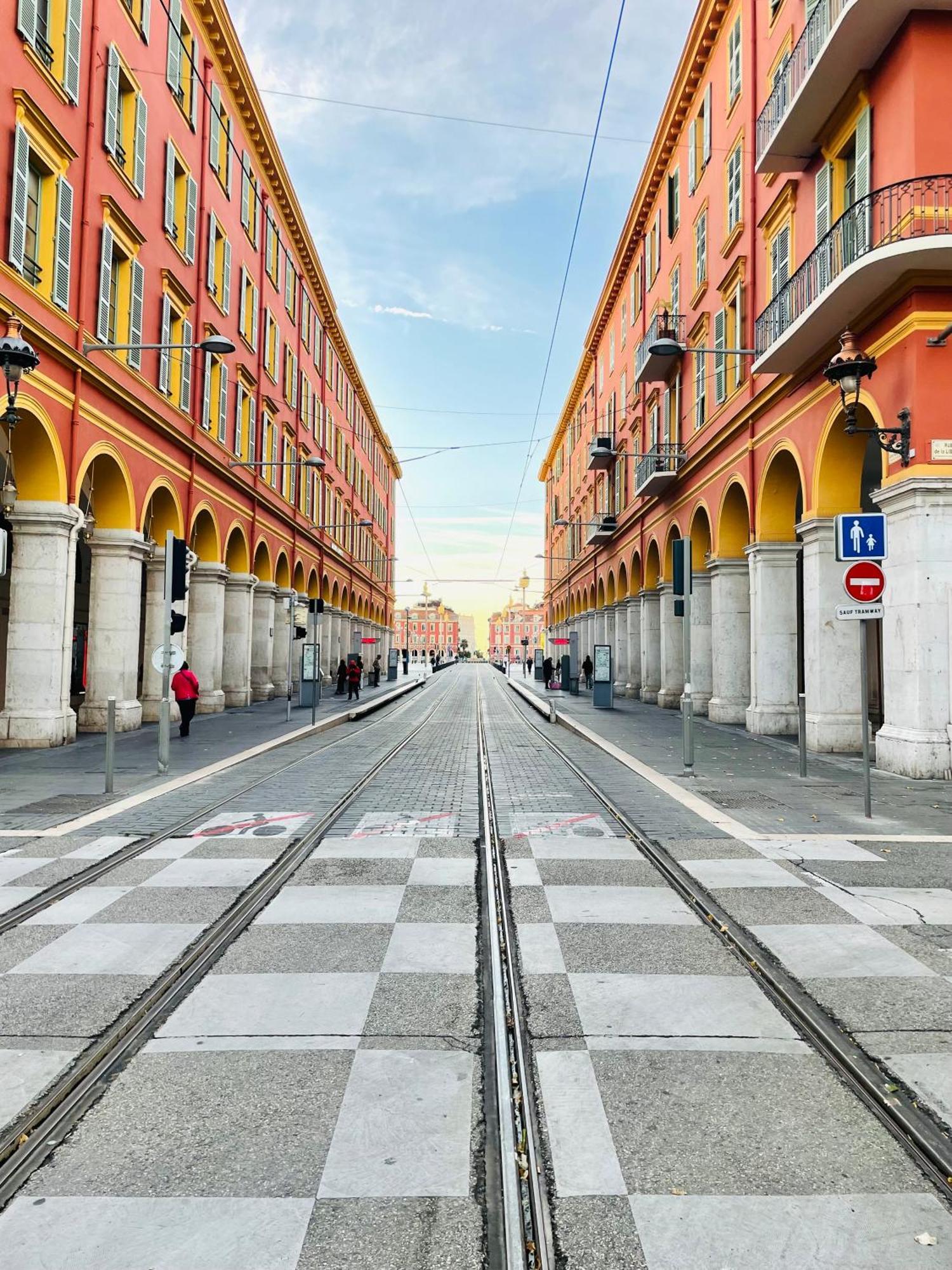 Apartment Terrasse Ensoleillee Sur Les Toits De *