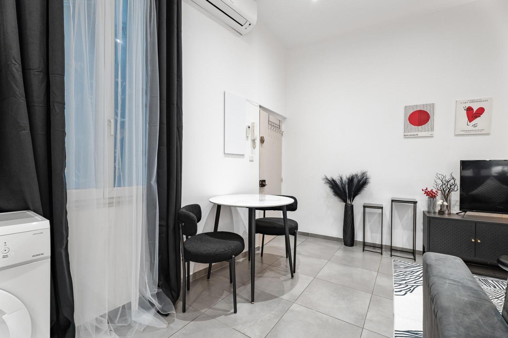 Renting - Gallo - New Modern Loft Old Town Massena *