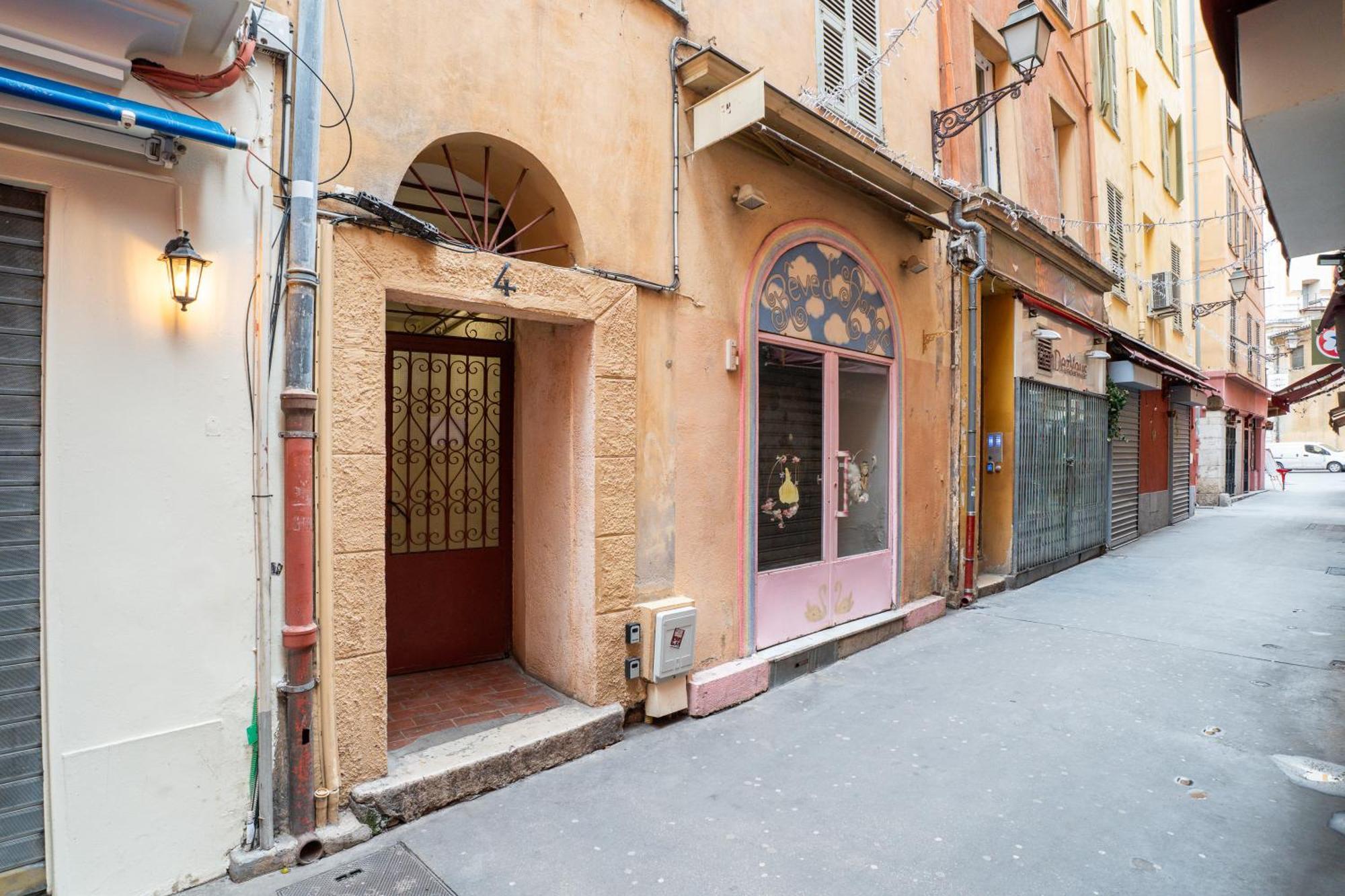 Renting - Gallo - New Modern Loft Old Town Massena *