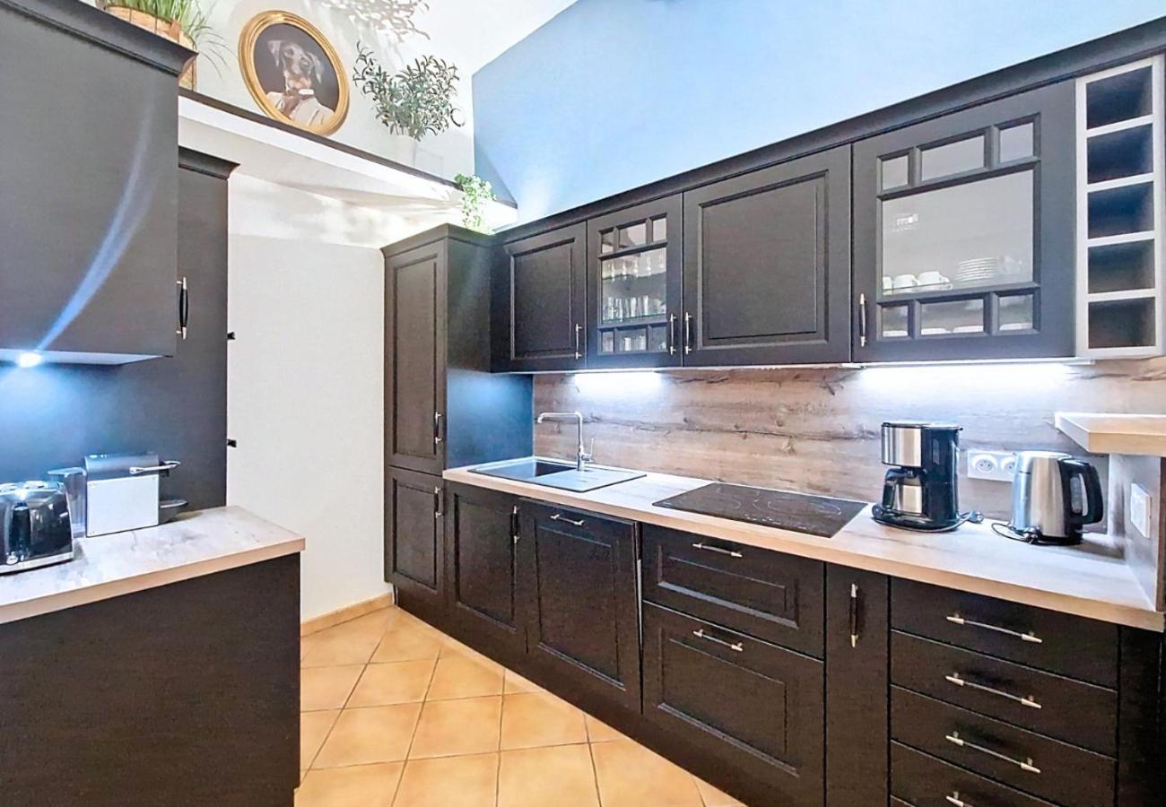 Nestor&jeeves - L Escale - Old Town Apartment *