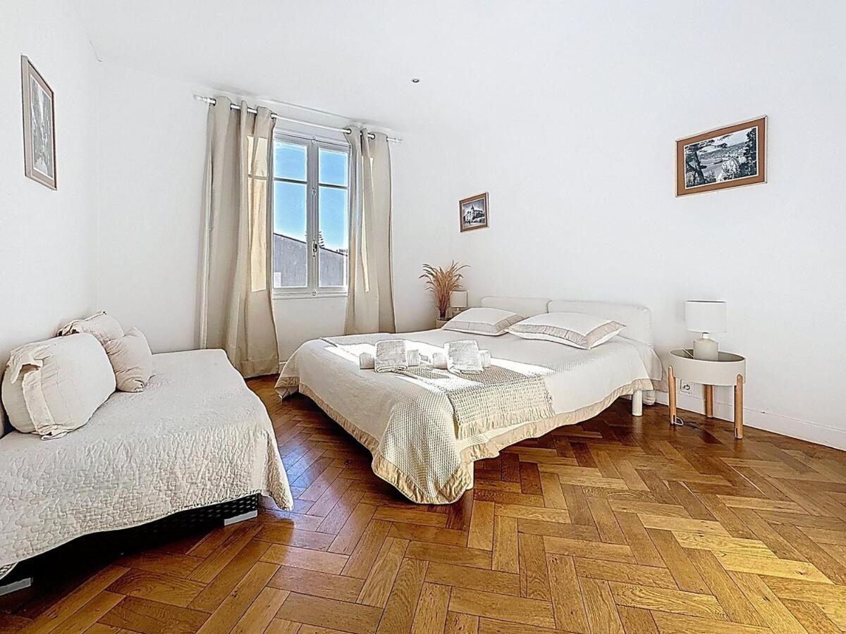 Large 2 Bedroom Apartment, Close To Promenade Des Apartment