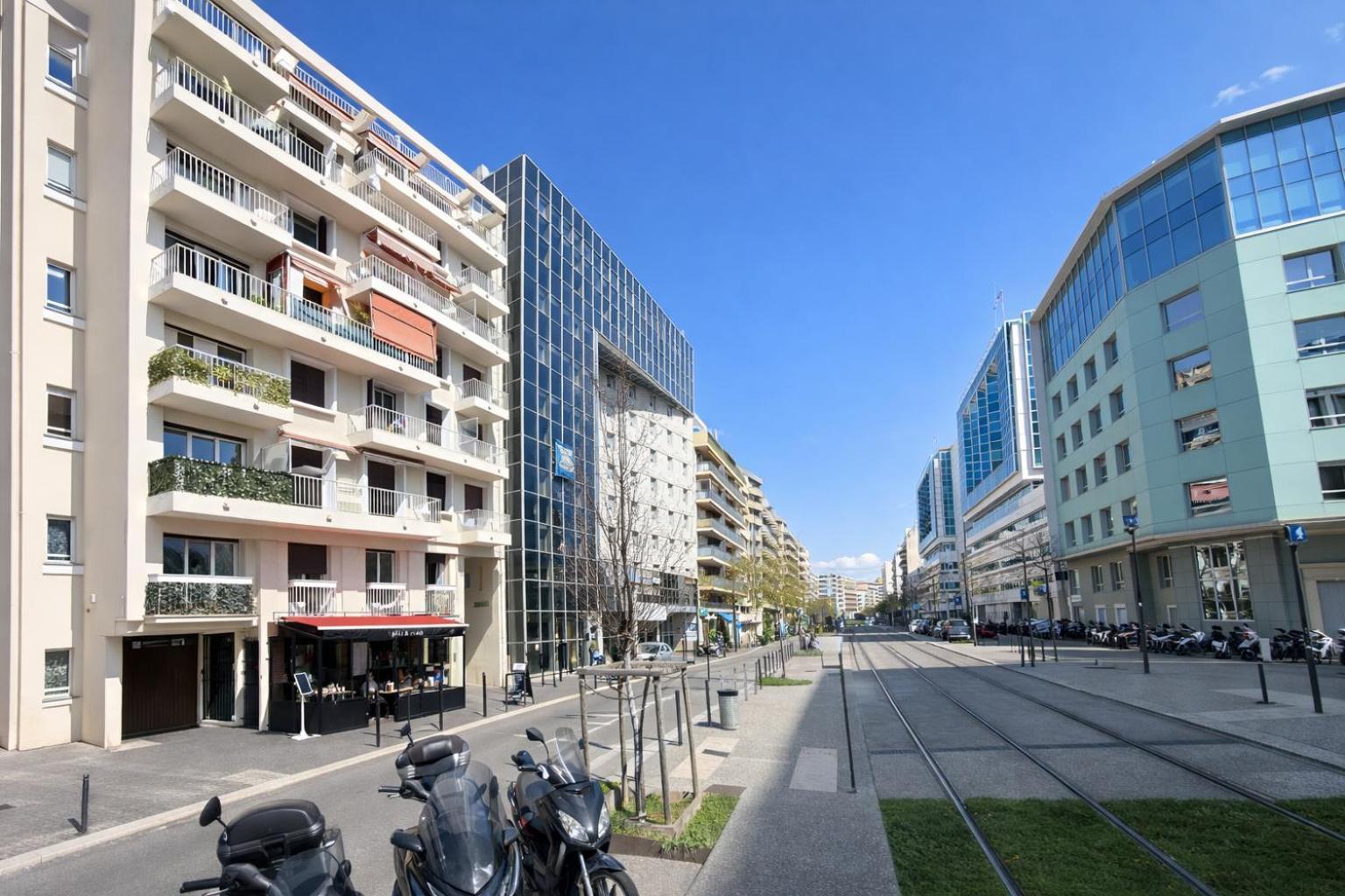 Renove 3 Chambres, 8 Pers, A 50 M * Nice