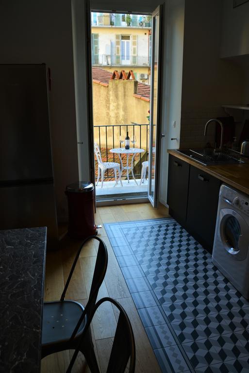 Be Our Guests In Port Le Pin Apartment
