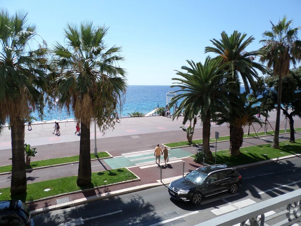 - Promenade Des Anglais