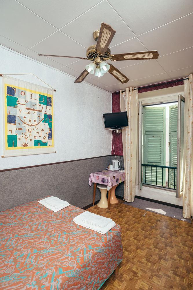 Monet Hotel 2*
