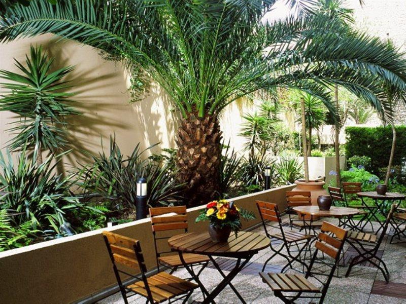 Residhome Promenade Aparthotel Nice