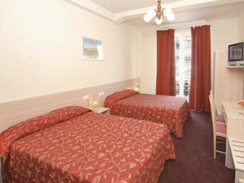 Little Palace Hotel 2*