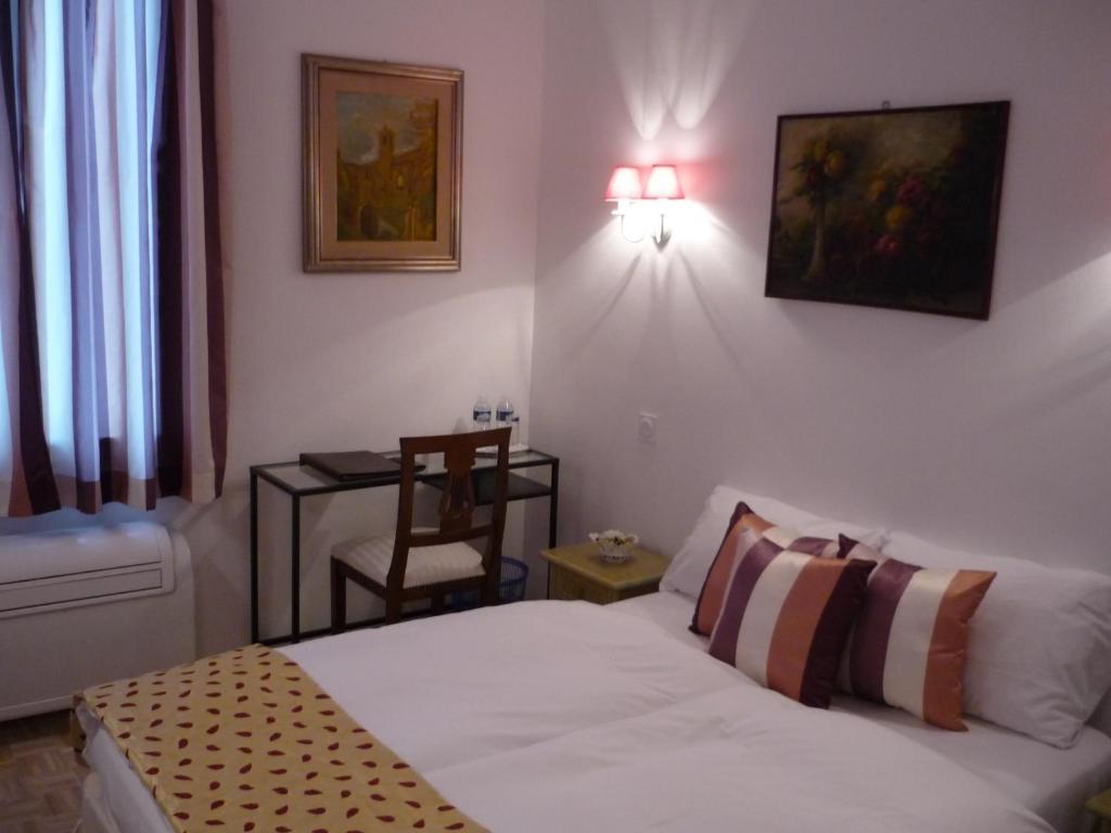 Logis Victorine Hotel 2*