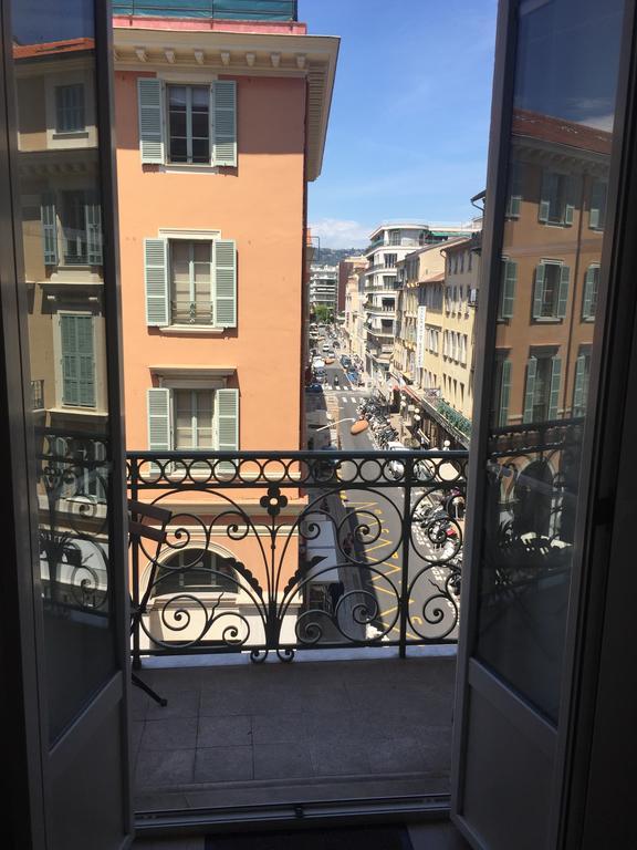 2 Bedrooms In Central Location On The Famous Place Massena * Nice