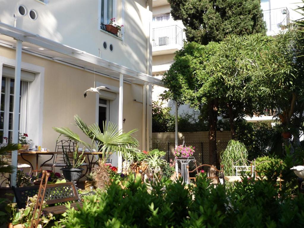 Logis Victorine Hotel 2*