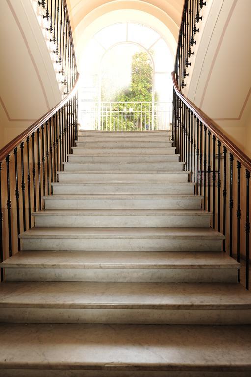 Clemenceau Centre Five Stars House