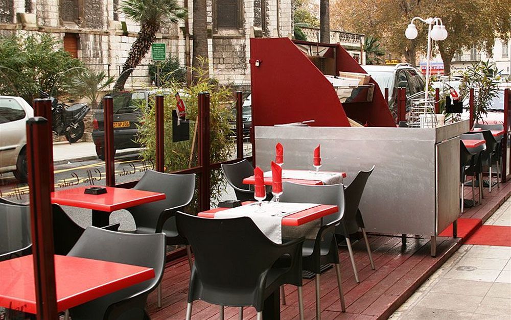 Du Centre, Un Ammi Hotel 2*