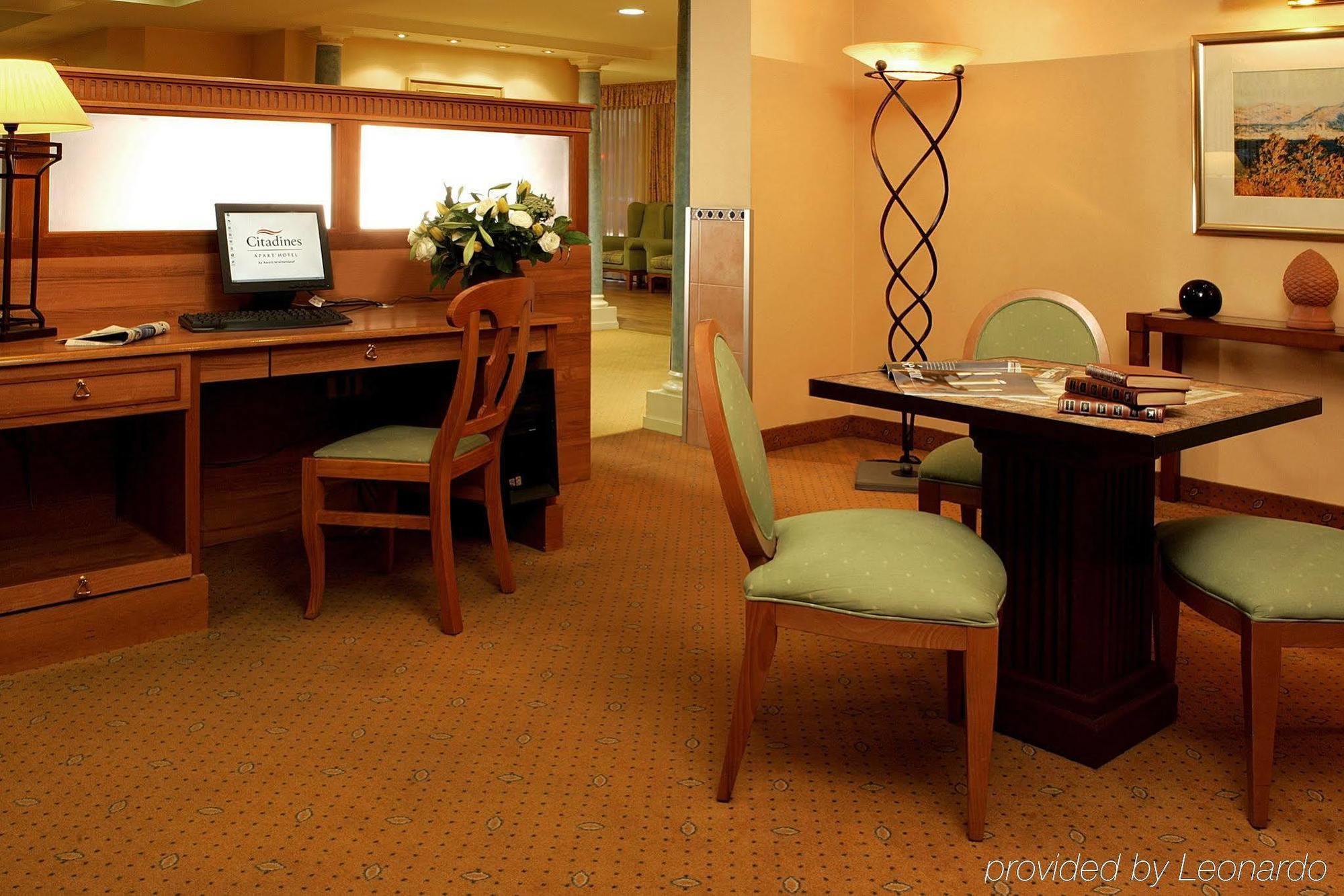 Residhome Promenade Aparthotel 3*