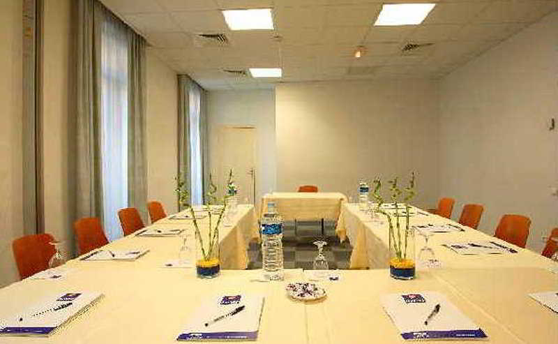 Le Noailles Gare Hotel