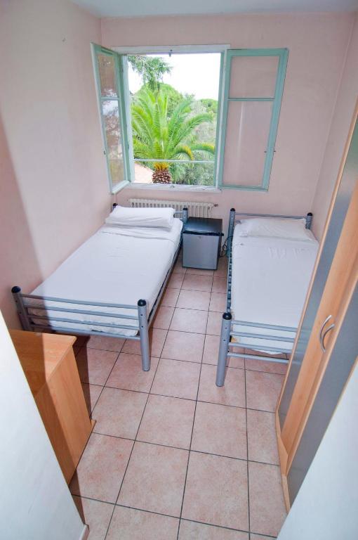 Saint Exupery Gardens Hotel 2*