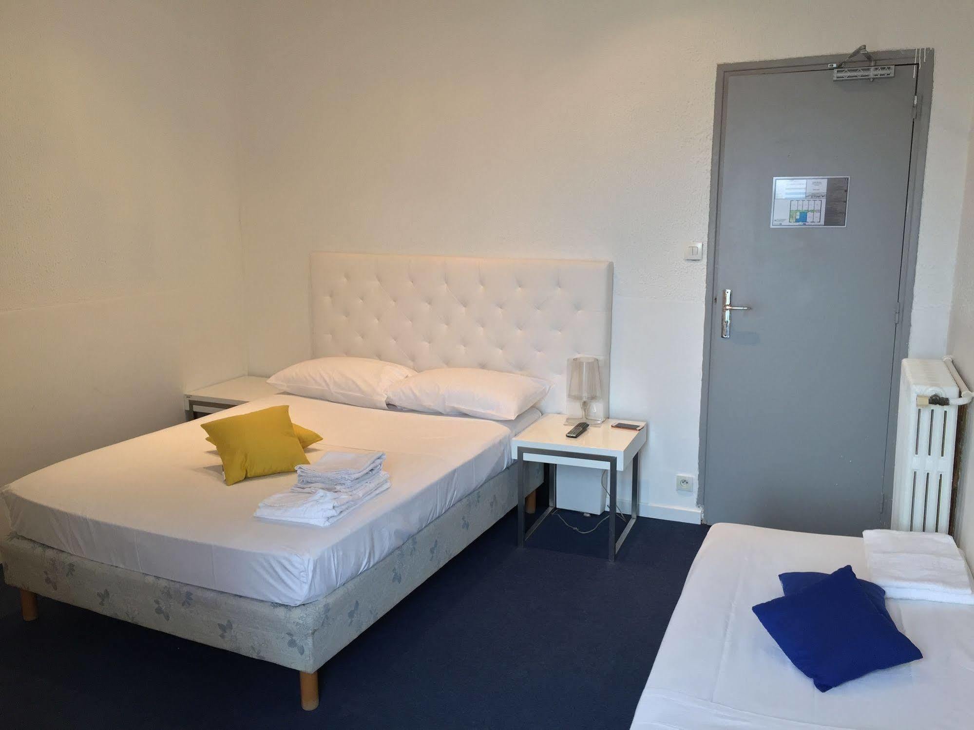 Monet Hotel 2*