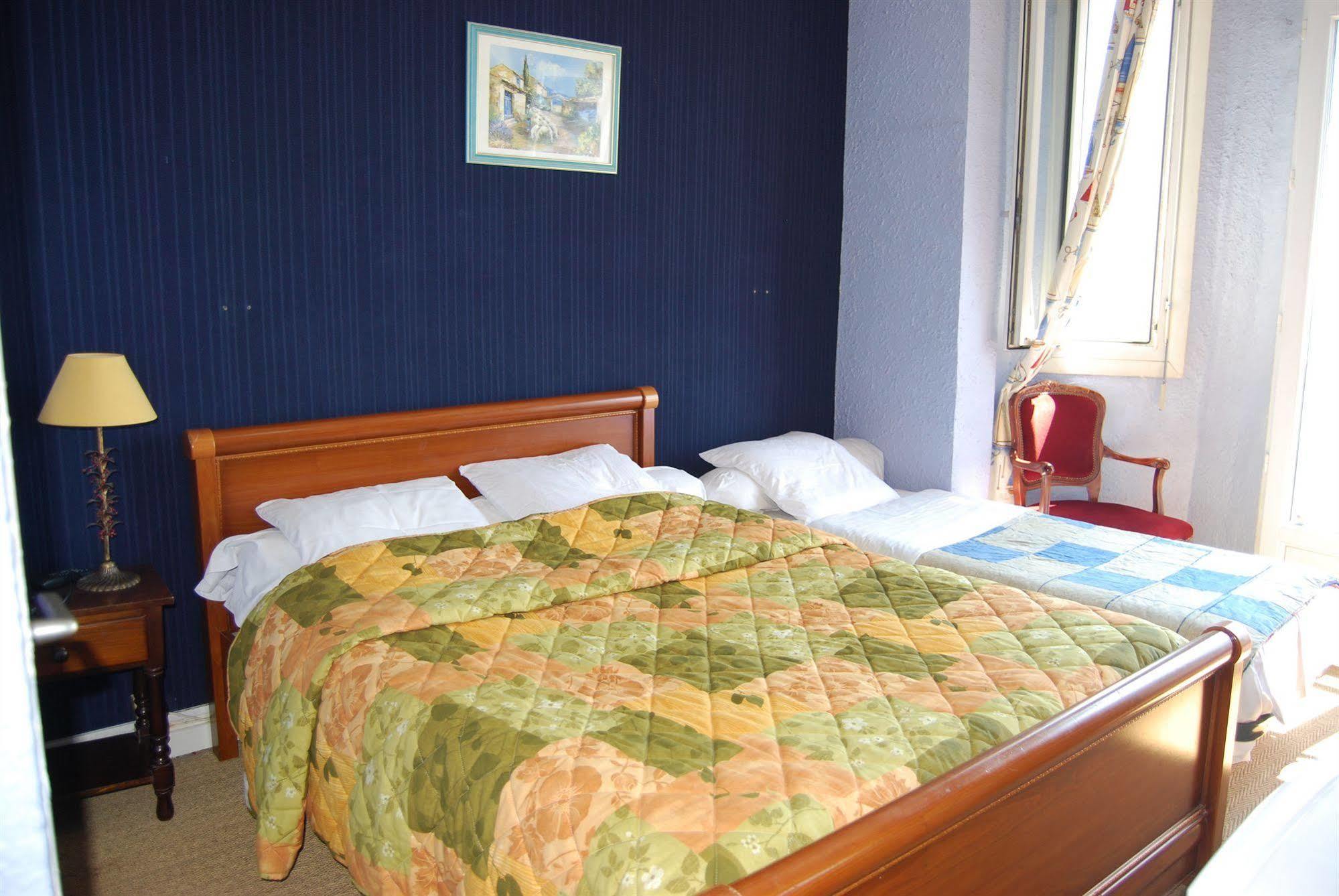 Azur Hotel