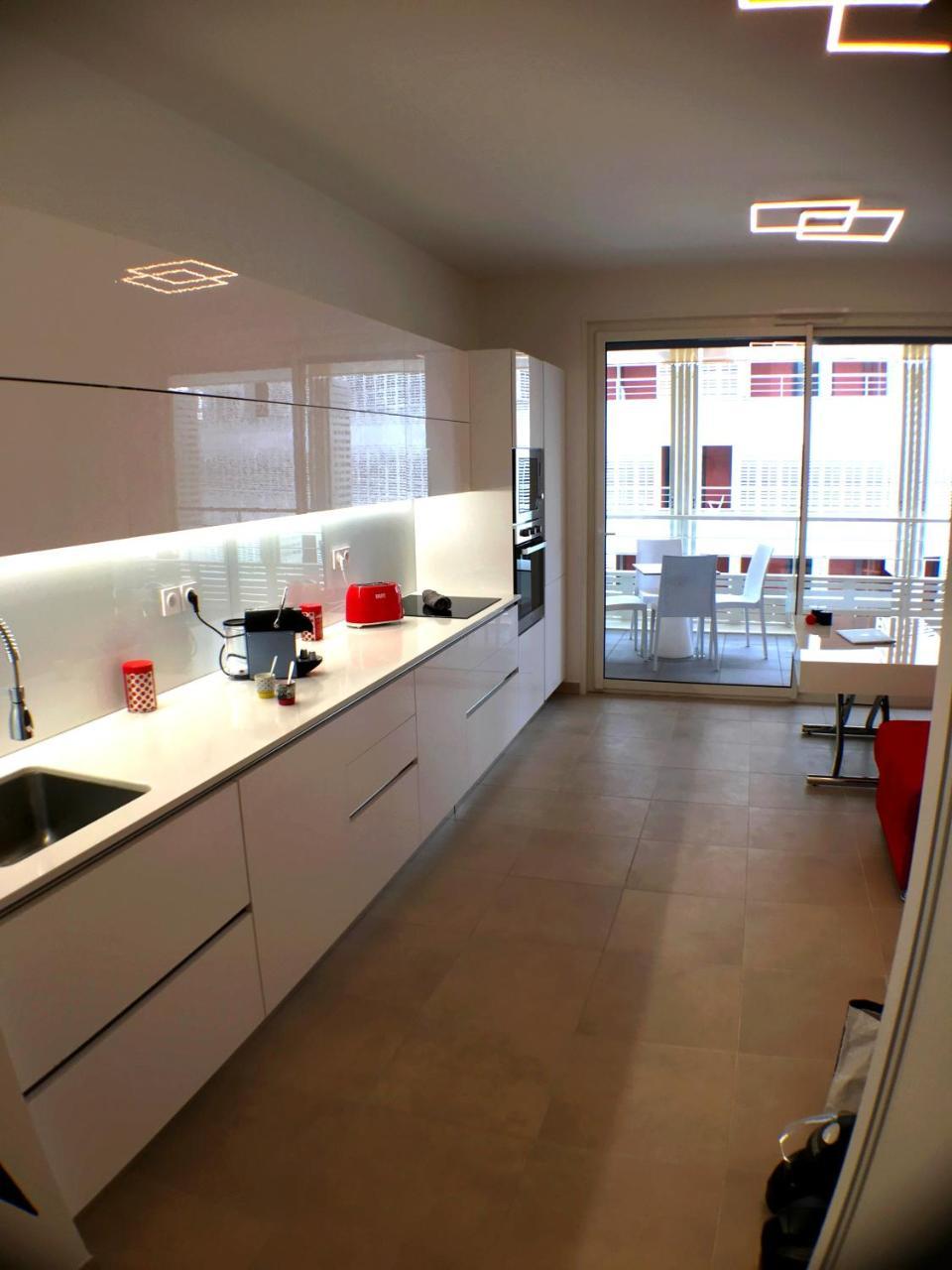 A Terrasse Ensoleillee & Parking A La Gare Du Sud Appartement