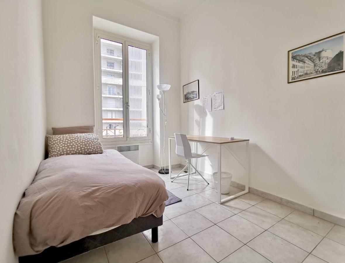 Palm Tree Promenade Apartment *