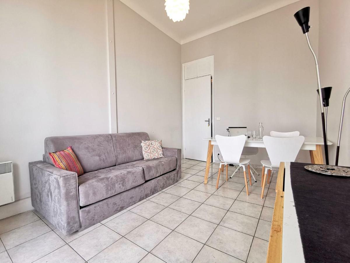Palm Tree Promenade Apartment