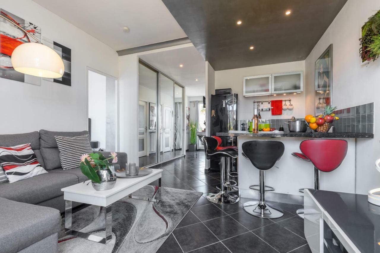 Apartment Le Mantega - F2 Moderne,centre Ville, 2 Grandes Terrasses,climatisation, Ascenseur