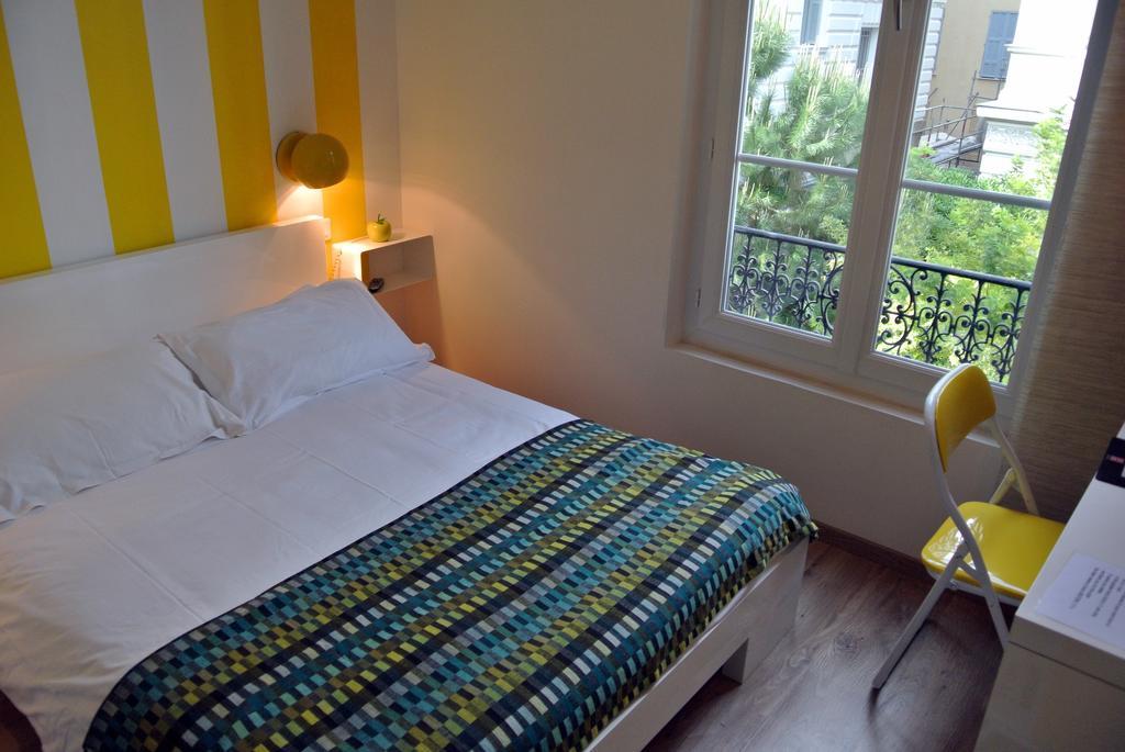 B11hotel Hotel