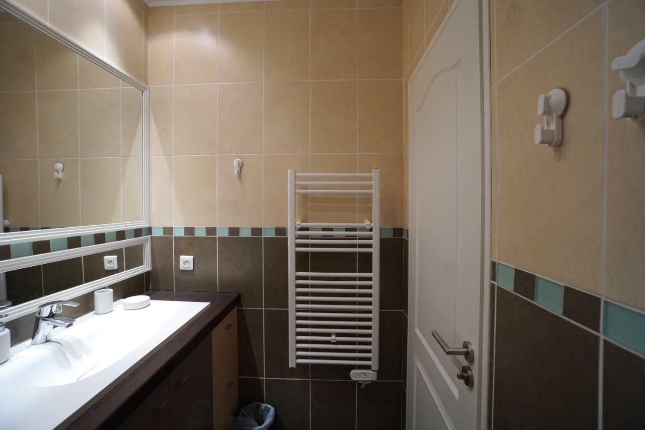 With Parking In Near The Harbor Apartment Nice