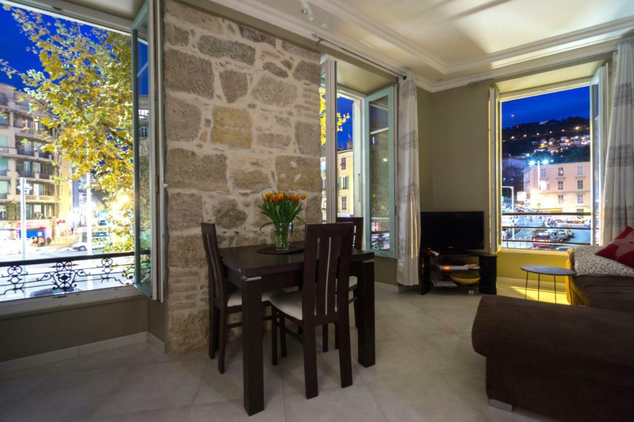 With Parking In Near The Harbor * Nice