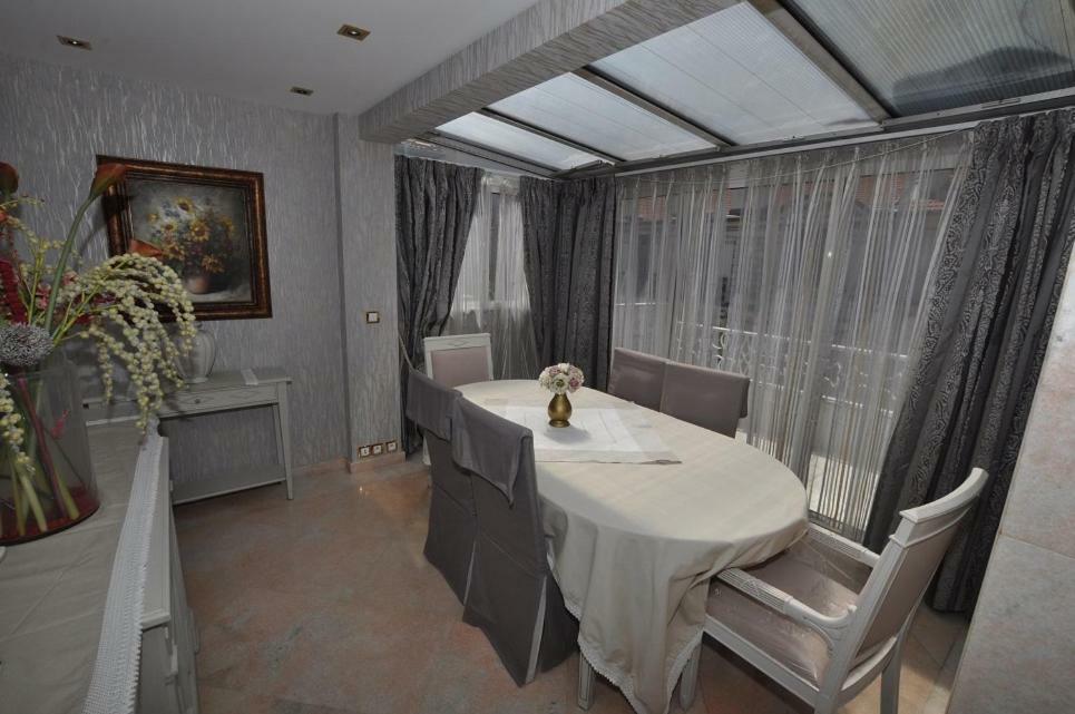 Duplex Rue Congres Centre Ville Apartment
